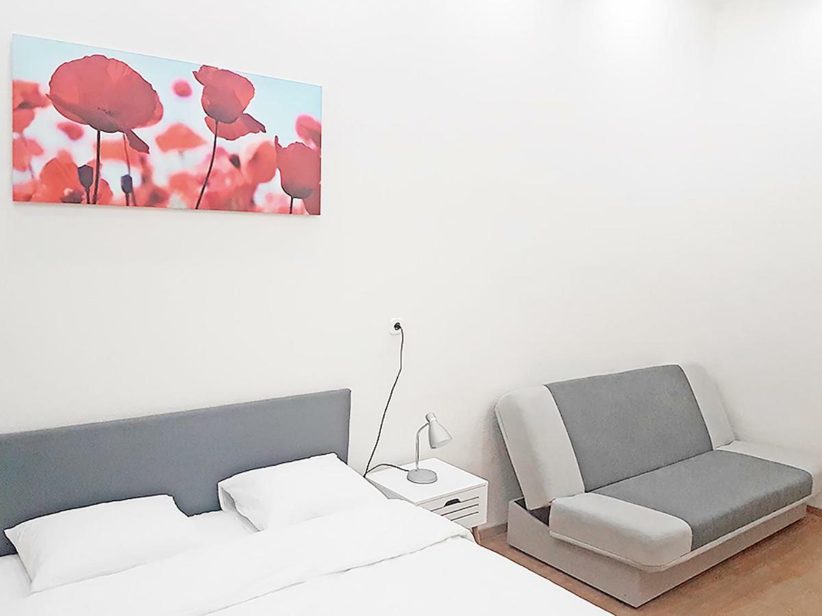 Apartment Akacfa 36 91 Mt 3 Bedroom District 7 Budapest